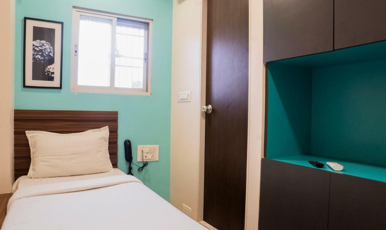 Hotel Oyo Flagship 13885 Metro Residency Mumbai Exterior foto